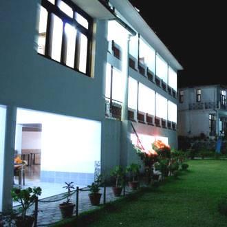 Hotel Maya Regency Bhīm Tāl Exterior foto